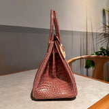 Effortless handbag styled for everyday wear