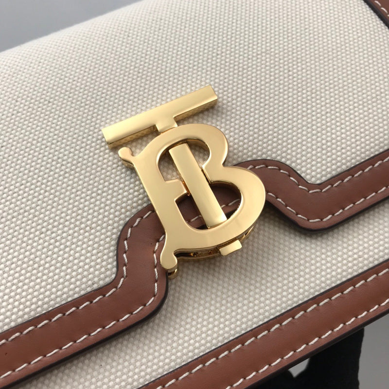 Ziva's Charm handbag – close-up view (one versatile size)