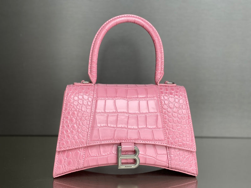 Zivas Charm Effortless Elegance Statement Handbag (Refined Practical Design) – Angled View