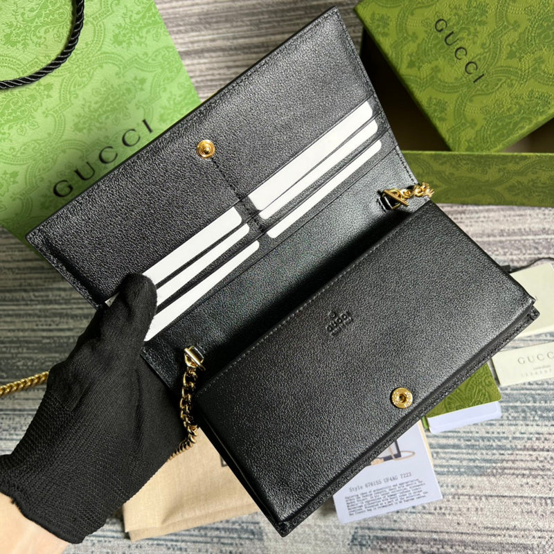 Close-up detail of refined signature women's handbag – women's everyday handbag