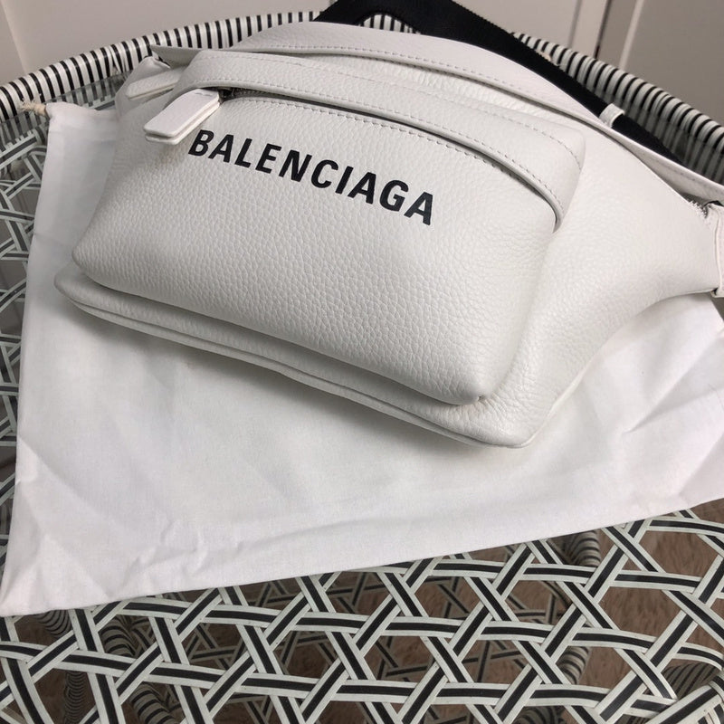 Interior view of premium everyday-luxe women's handbag – women's everyday handbag
