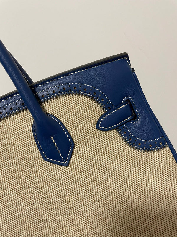 Refined handbag styled for everyday wear