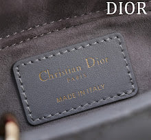 Luxury Structured Shoulder Bag - Women's Premium Designer Fashion - NM7367