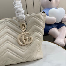Chic Women's Designer Tote - Luxury Premium Handbag Style - NM4054