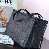 Ziva's Charm handbag – close-up view (32cm*24cm*16cm)