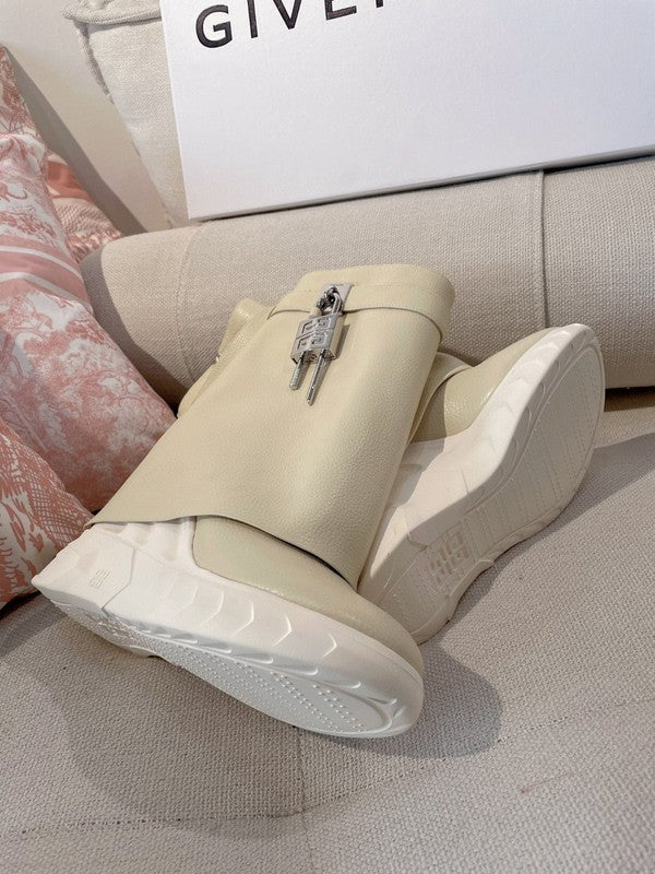 Givenchy shoes Style 171 - top view showing design