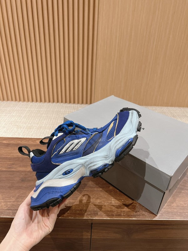 Balenciaga shoes Style 048 - top view showing design