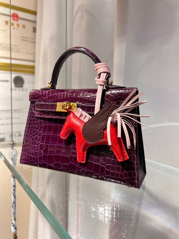  Timeless everyday bag front view 13