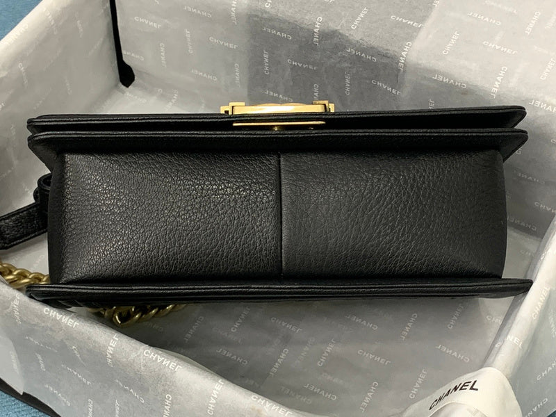 women's handbag, mid design, view 3