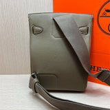 refined tote bag styled with outfit 24