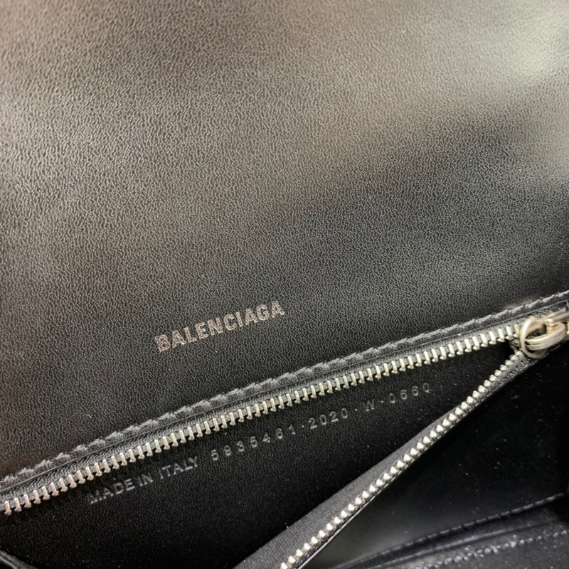 Structured Faux Leather Handbag - Polished Finish | Women's Everyday Carry Handbag #537 - texture close-up (image 9) of designer-inspired handbag