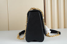 Chic Designer Satchel Bag - Luxury Women's Top Handle Handbag - NM4348