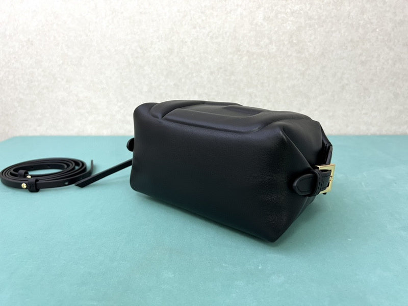 Ziva's Charm handbag – interior view (16.5cm*13.5cm*9cm)