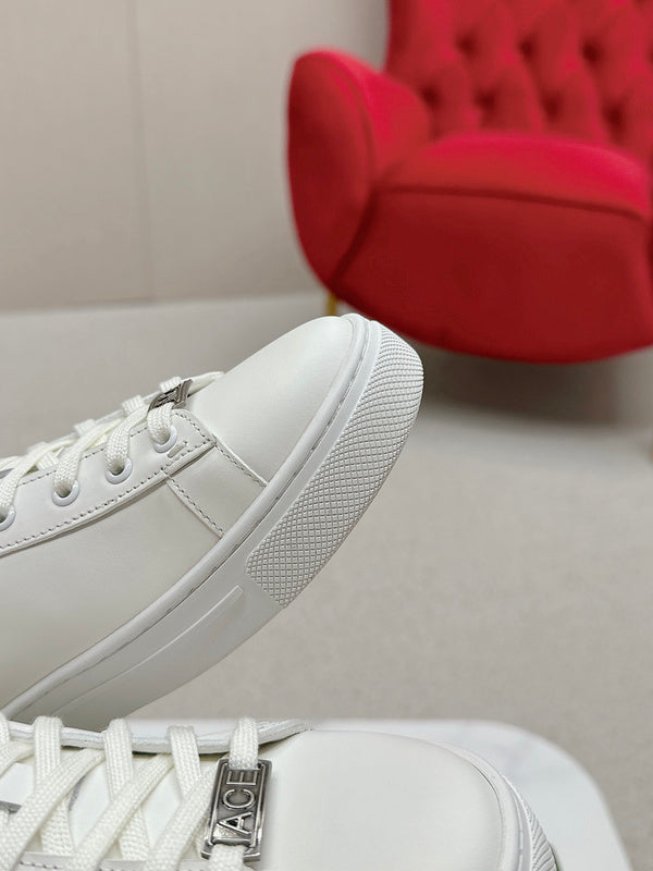 Gucci clean off-white luxury sneakers view 9 padded collar comfort