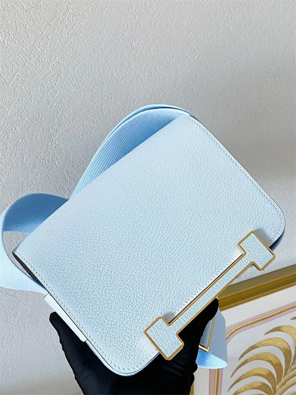  statement handbag detail view showing craftsmanship