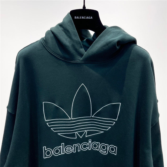 Three-quarter angle view of Balenciaga luxury piece style No.317