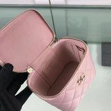 Zivas Charm Chic Craftsmanship Fashion Handbag (Everyday Luxury Essential) – Detail View