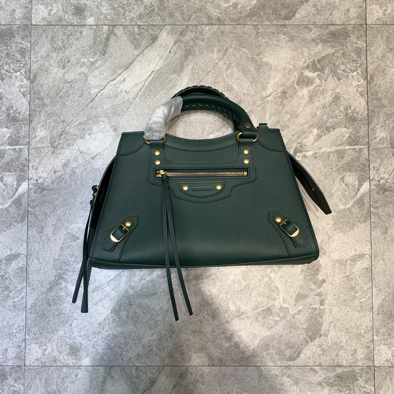 Contemporary Faux Leather Handbag - Everyday Elegance | Women's Premium Handbag #627 - close-up detail shot (image 3) of designer-inspired handbag