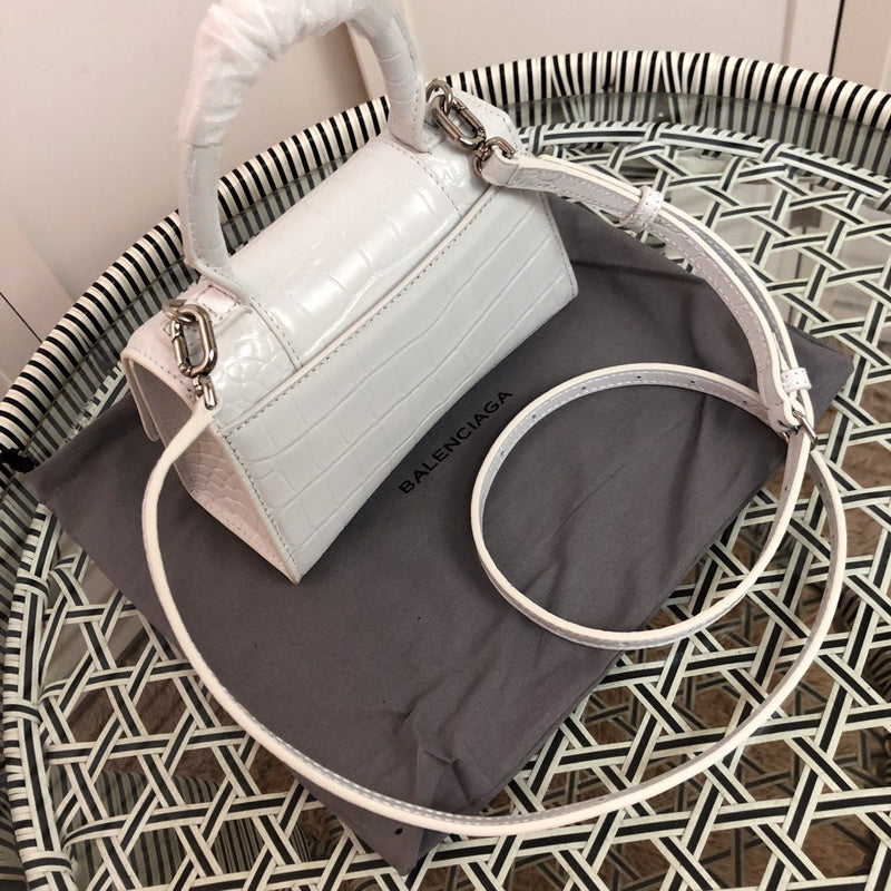 Top view of everyday-luxe premium women's handbag – women's premium purse
