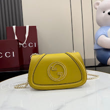 Luxury Signature Top Handle Bag - Elegant Women's Designer Handbag - NM4083