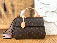 Chic Women's Shoulder Handbag - Luxury Premium Designer Style - NM4648