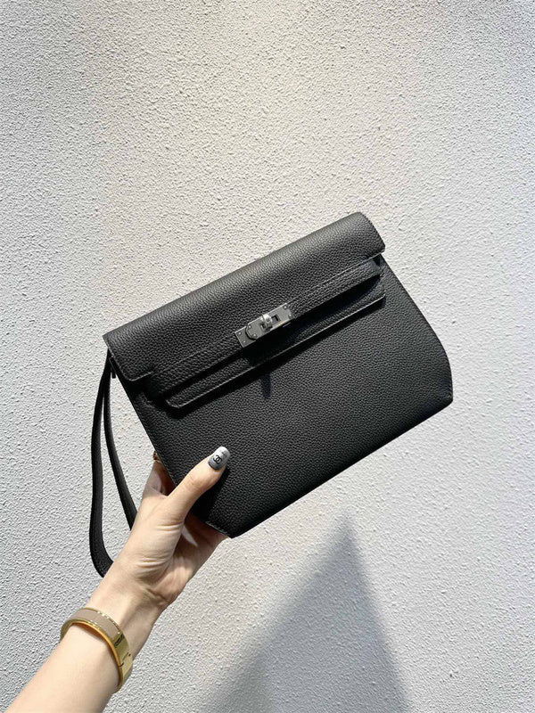  sleek everyday bag styled with outfit 18