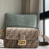 Ziva's Charm handbag – detail view (27cm*6cm*15cm)