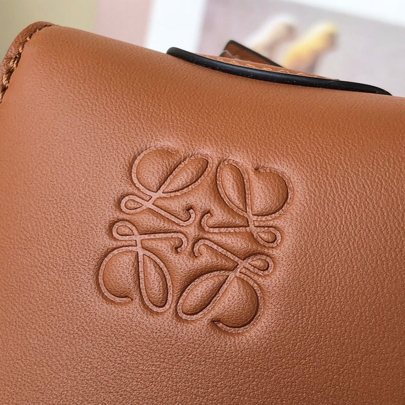 Ziva's Charm handbag – back view (27cm*26cm*13cm)