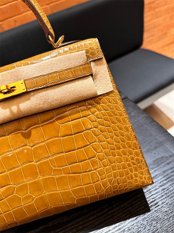 Poised bag women's premium everyday handbag
