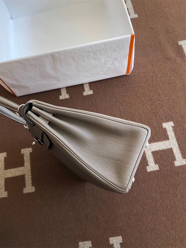 Interior view of streamlined premium bag