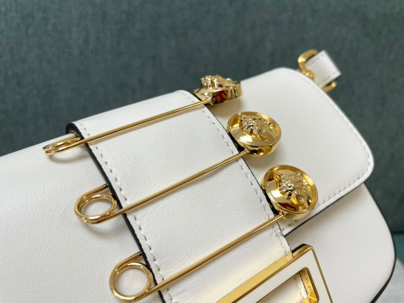 Ziva's Charm handbag – product shot (20cm*13cm*5cm)