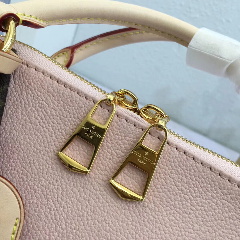 Handle and strap detail of modern statement women's handbag – women's designer-style accessory
