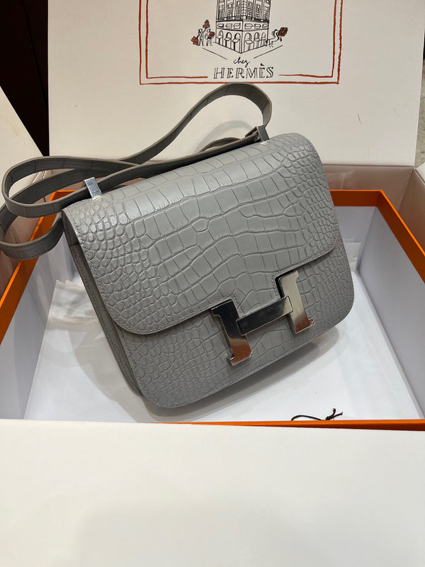 Interior view of structured premium bag