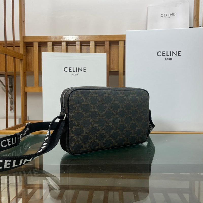 Side profile of everyday-luxe premium women's handbag – women's statement bag