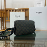 Side profile of everyday-luxe premium women's handbag – women's statement bag
