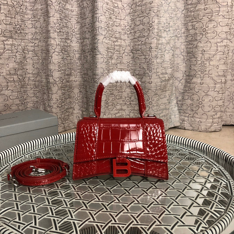 Close-up detail of statement everyday-luxe women's handbag – women's everyday handbag