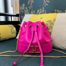 Chic Women's Crossbody Handbag - Luxury Premium Designer Style - NM2802