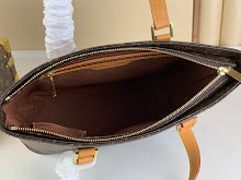 Chic Women's Crossbody Handbag - Luxury Premium Designer Style - NM4329