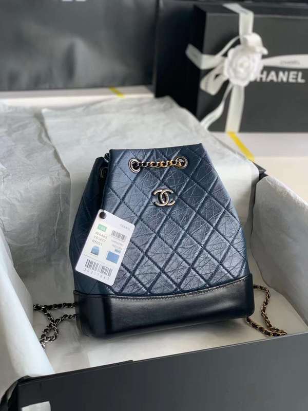 Zivas Charm Understated Luxury Everyday Handbag (Effortless Style Upgrade) – Lifestyle Shot