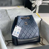 Zivas Charm Understated Luxury Everyday Handbag (Effortless Style Upgrade) – Lifestyle Shot