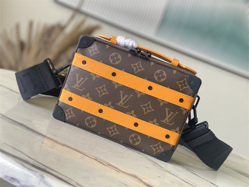  Contemporary carryall bag front view