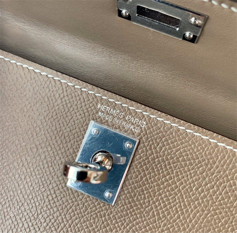  smart structured bag detail view showing craftsmanship 8