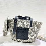 Ziva's Charm handbag – detail view (40cm*18cm*23.5cm)