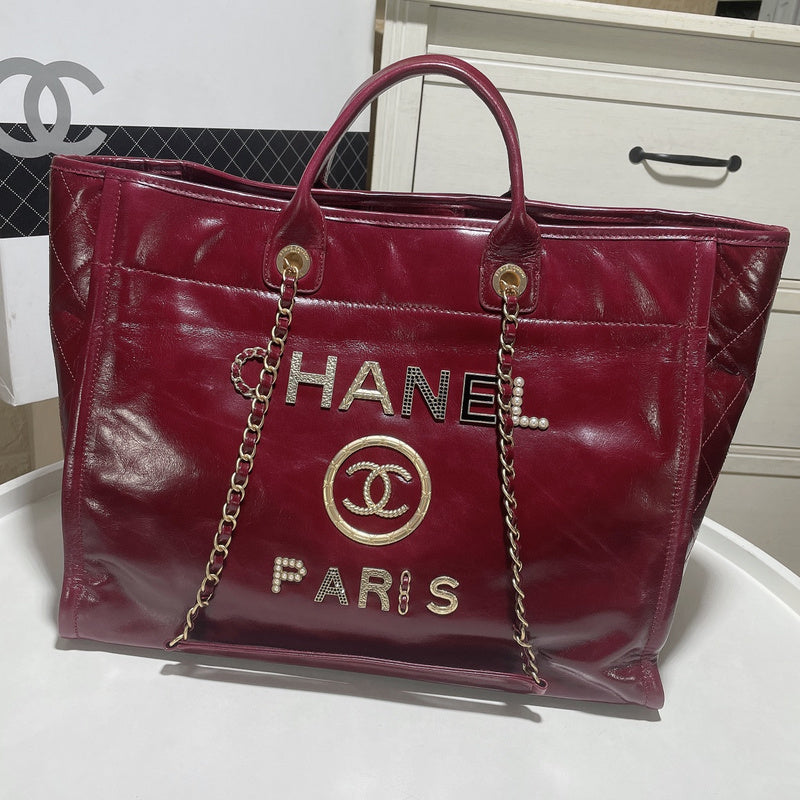 women's handbag, spacious design, view 1