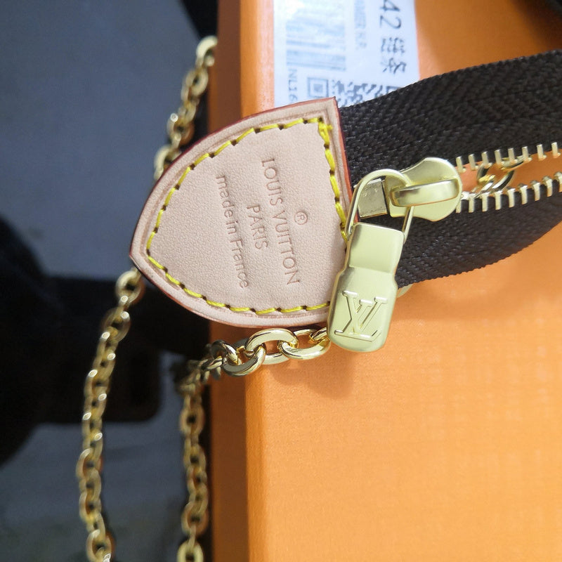 Front view of everyday-luxe elevated women's handbag – women's premium purse