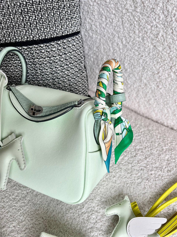  Contemporary shoulder bag carried on shoulder 10