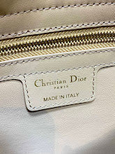 Chic Women's Crossbody Handbag - Luxury Premium Designer Style - NM7382