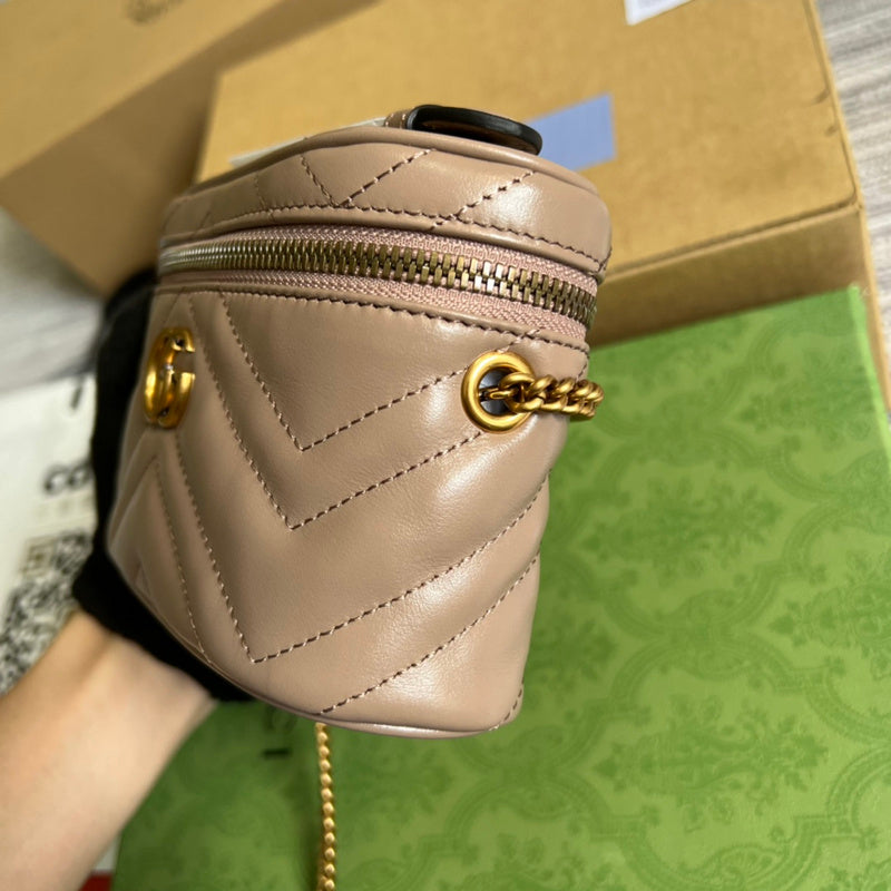 Close-up detail of everyday-luxe structured women's handbag – women's everyday handbag