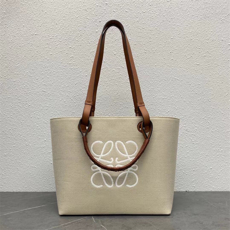 Ziva's Charm handbag – full view (32.5cm*30cm*17.5cm)