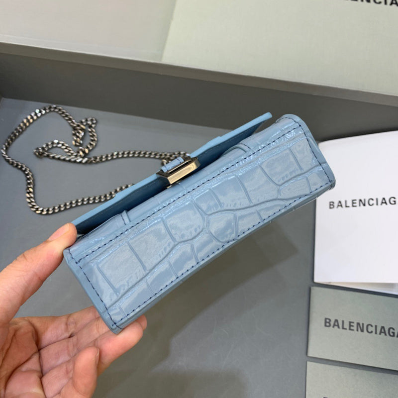 Timeless Premium PU Leather Handbag - Chic Everyday Appeal | Women's Luxury Handbag #488 - hardware and detail close-up (image 5) of designer-inspired handbag